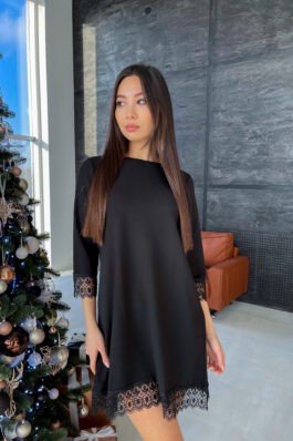 Платье с кружевом