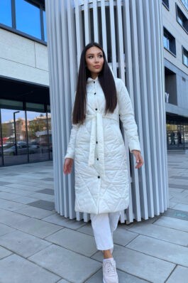 Женское стеганое пальто с капюшоном