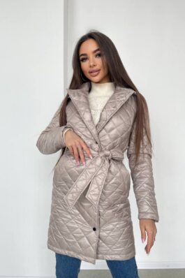 Женское стеганое пальто короткое
