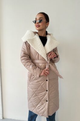 Женское стеганое зимнее пальто с капюшоном и мехом