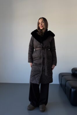 Женское зимнее стеганое пальто с капюшоном искусственной норкой